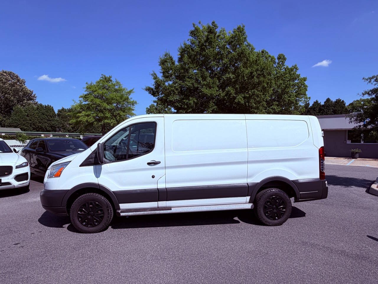 Used 2015 Ford Transit 250 130 Low Roof w/ Exterior Upgrade Package RWD image 5