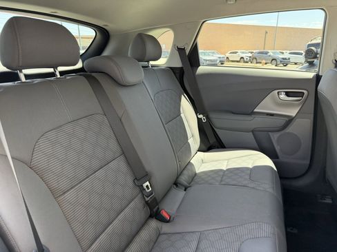 Used 2022 Kia Niro LX FWD image 36