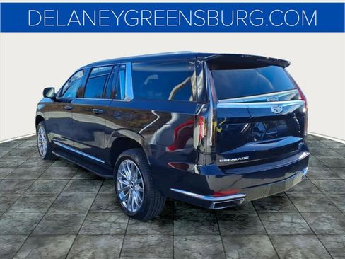 Used 2023 Cadillac Escalade ESV Premium Luxury image 5