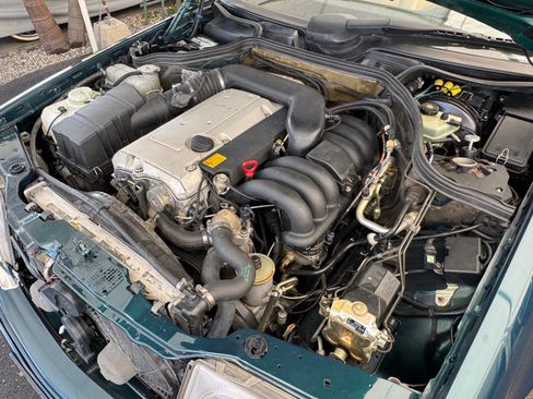 Used 1995 Mercedes-Benz E 320 Convertible image 21