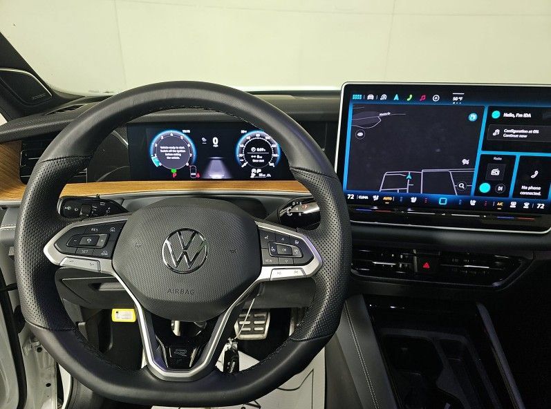 Used 2025 Volkswagen Tiguan SEL R-Line AWD/4WD image 5