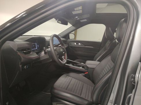 Used 2026 Ford Explorer ST-Line w/ ST-Line Street Pack AWD/4WD image 10