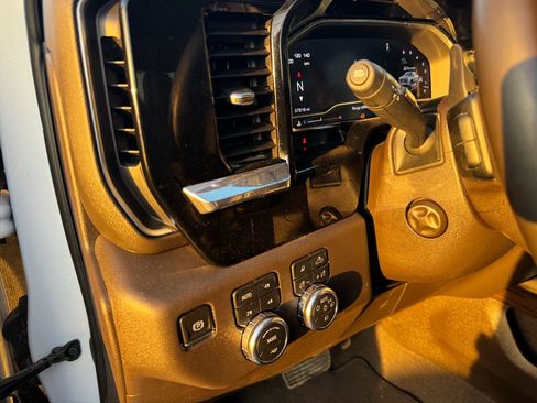 Used 2024 GMC Sierra 1500 SLT w/ SLT Premium Plus Package image 16