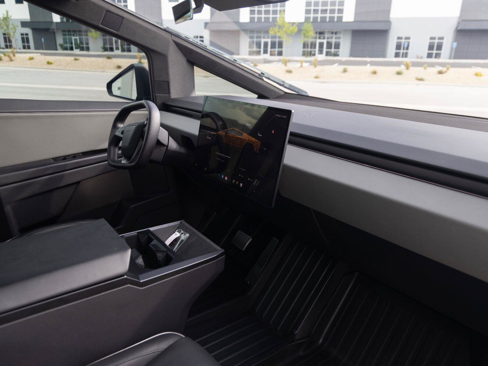 Used 2025 Tesla Cybertruck AWD Crew Cab image 23