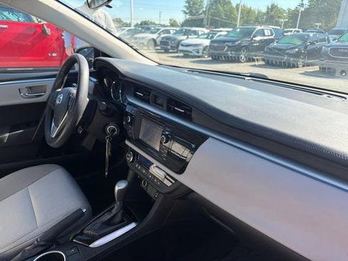 Used 2016 Toyota Corolla LE FWD image 22