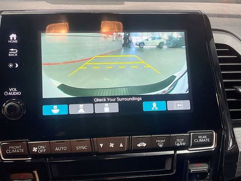Used 2023 Honda Odyssey Elite image 14