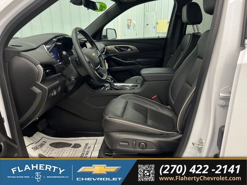 Used 2023 Chevrolet Traverse Premier AWD/4WD image 9
