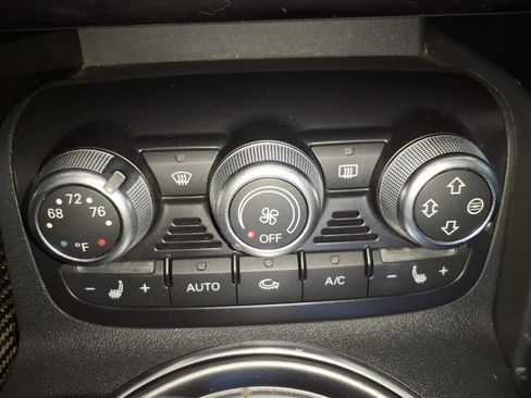 Used 2011 Audi R8 V10 AWD/4WD image 4