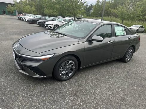 New 2026 Hyundai Elantra Hybrid FWD image 1