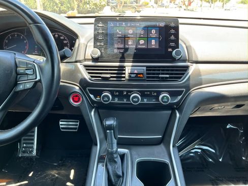 Used 2018 Honda Accord Sport image 15