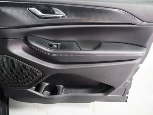 Used 2025 Jeep Grand Cherokee Altitude RWD image 54