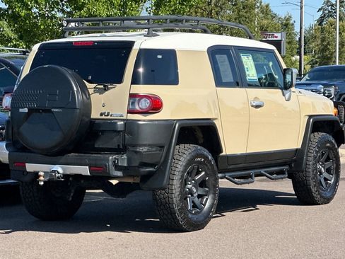 Used 2014 Toyota FJ Cruiser 4WD w/ Upgrade Package image 4