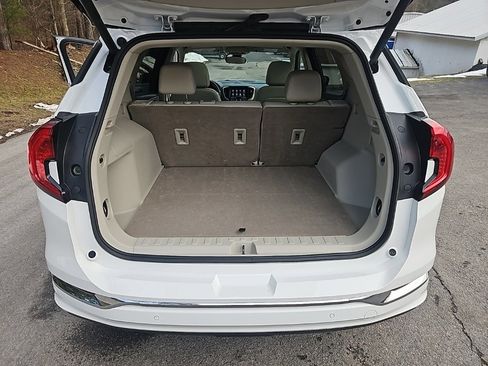 Used 2023 GMC Terrain Denali image 20