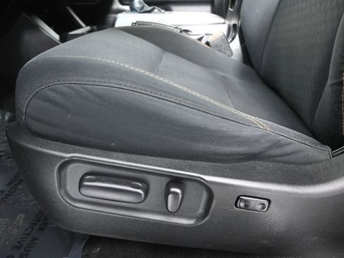 Used 2020 Toyota Tacoma SR5 AWD/4WD image 21