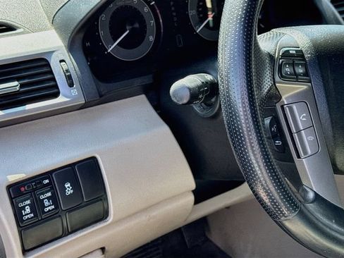 Used 2012 Honda Odyssey EX image 10