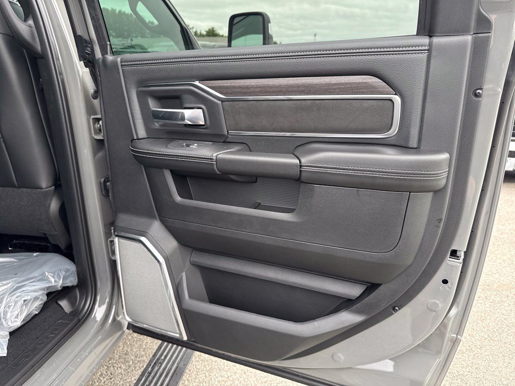 New 2027 RAM 2500 Laramie w/ Night Edition AWD/4WD image 26
