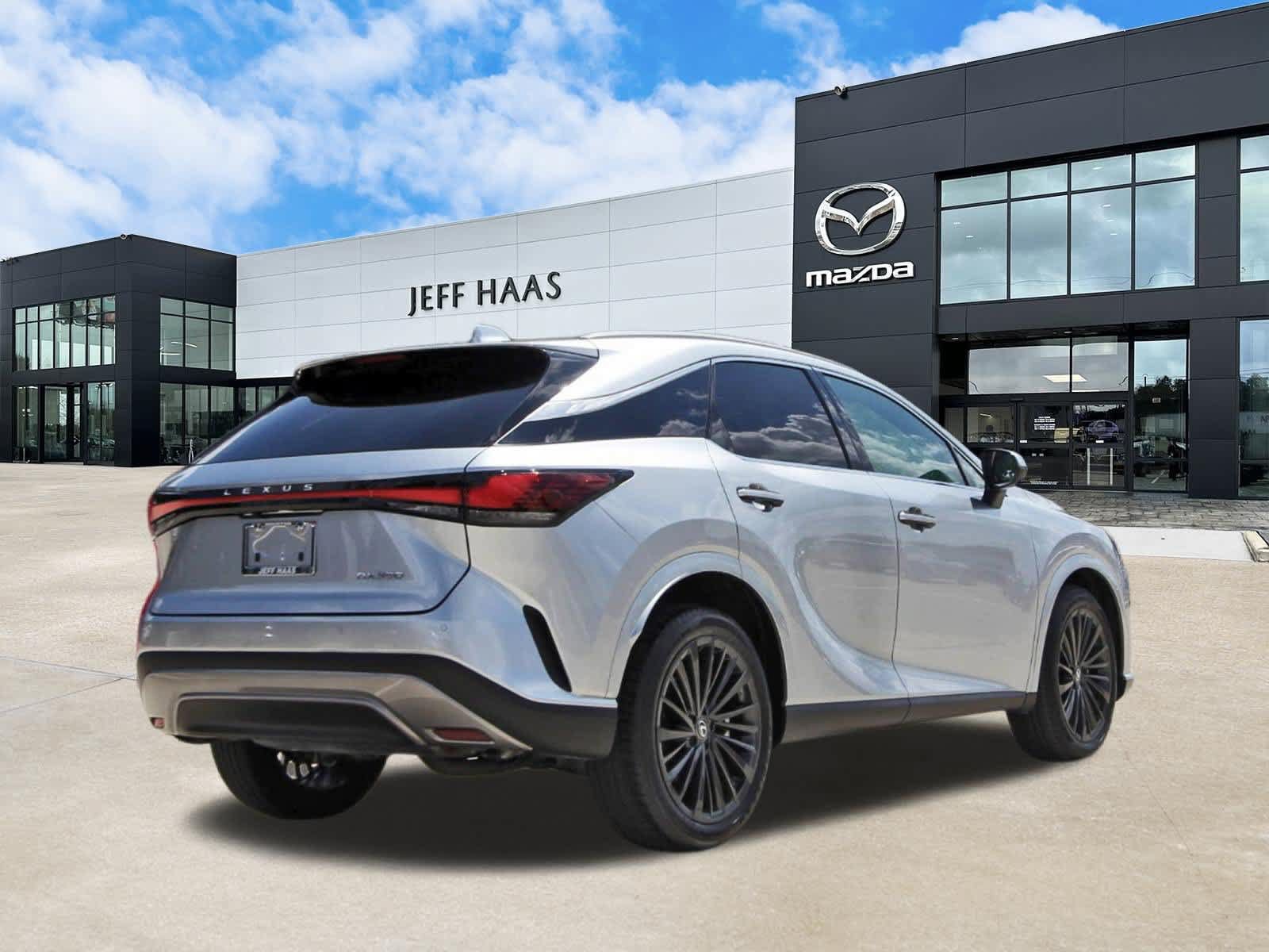 Used 2025 Lexus RX 350 Premium w/ Convenience Package FWD image 3
