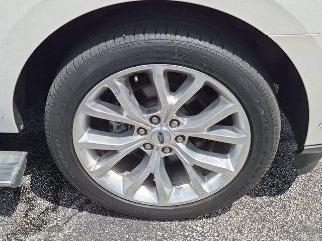Used 2019 Ford Expedition Limited w/ Equipment Group 302A RWD image 29