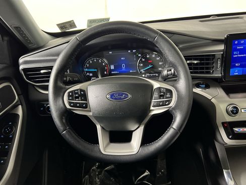 Certified 2022 Ford Explorer XLT w/ Equipment Group 202A AWD/4WD image 16