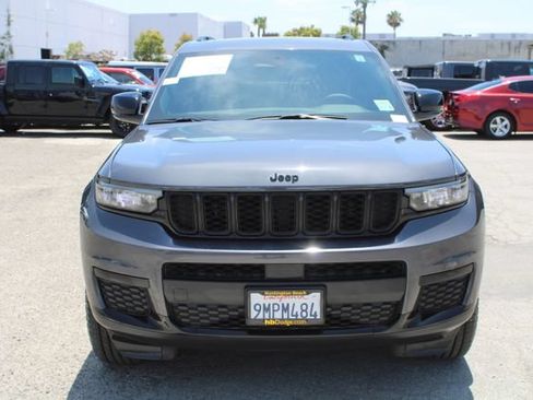 Used 2024 Jeep Grand Cherokee L Altitude AWD/4WD image 2