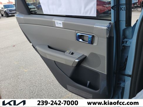 New 2027 Kia Seltos S FWD image 13