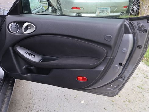 Used 2013 Nissan 370Z Roadster image 37