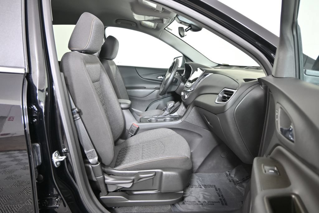Used 2024 Chevrolet Equinox LT AWD/4WD image 13