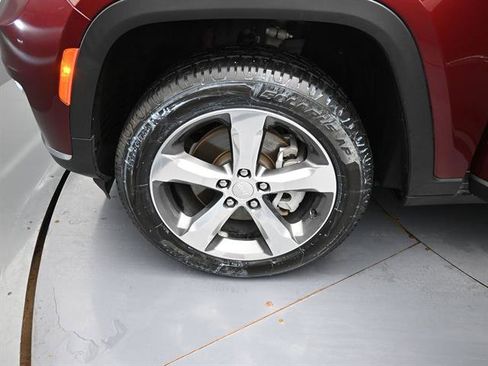 Used 2022 Jeep Grand Cherokee L Limited image 22