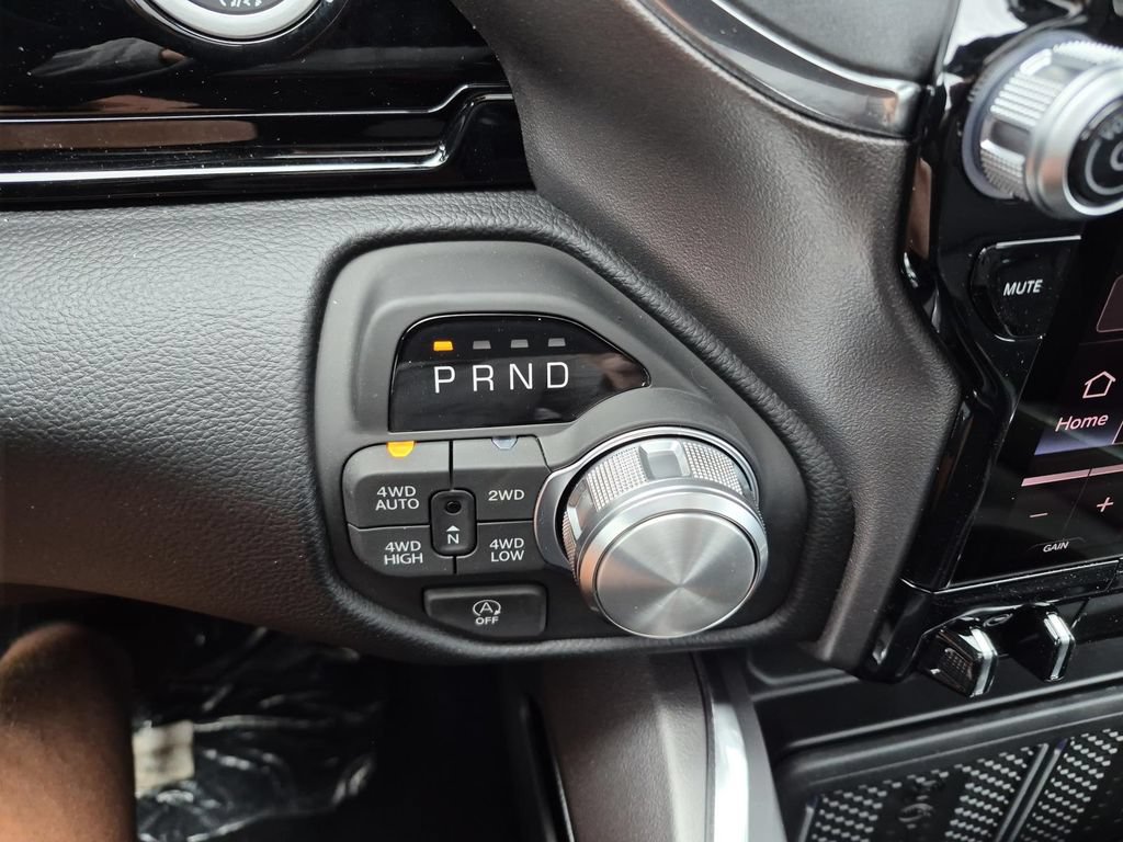 New 2026 RAM 1500 Laramie AWD/4WD image 22