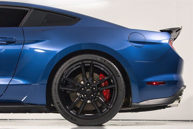 Used 2021 Ford Mustang Shelby GT500 w/ Technology Package RWD image 7