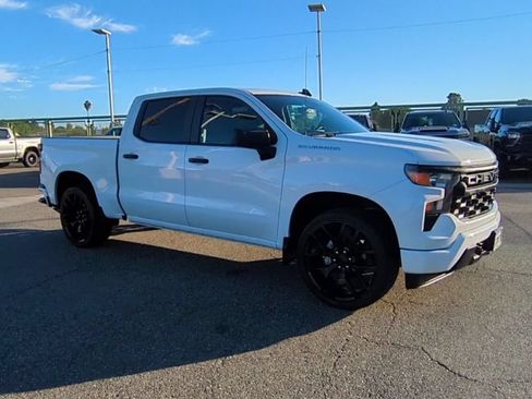 Used 2022 Chevrolet Silverado 1500 Custom RWD image 9