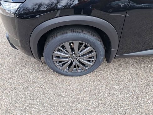 New 2025 Nissan Pathfinder SL w/ SL Premium Package image 28