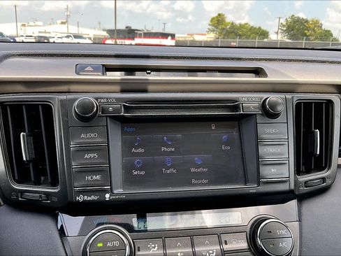 Used 2015 Toyota RAV4 XLE FWD image 31