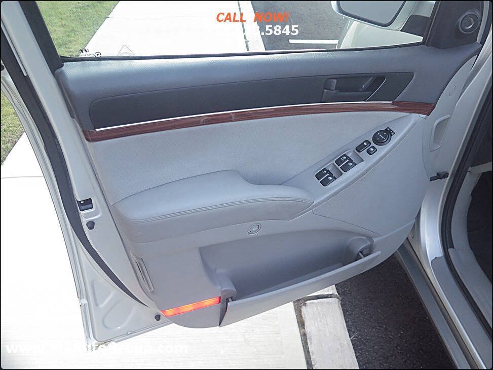 Used 2010 Hyundai Veracruz GLS FWD image 23