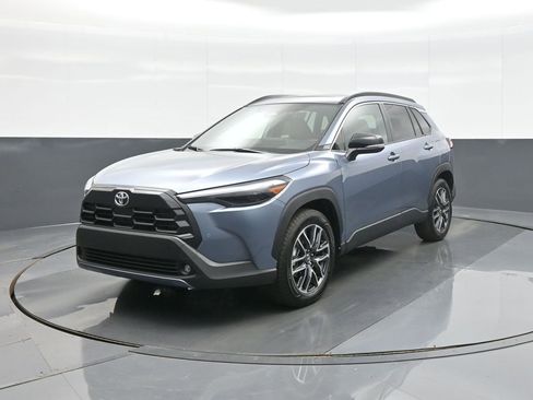 Certified 2026 Toyota Corolla Cross XLE w/ Convenience Package FWD image 5