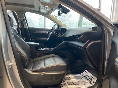 Used 2023 Buick Envision Avenir image 16