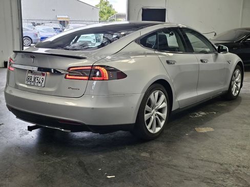 Used 2014 Tesla Model S P85 RWD image 4