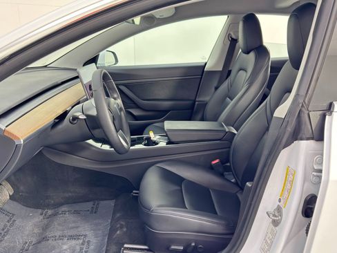 Used 2020 Tesla Model 3 Standard Range Plus image 16