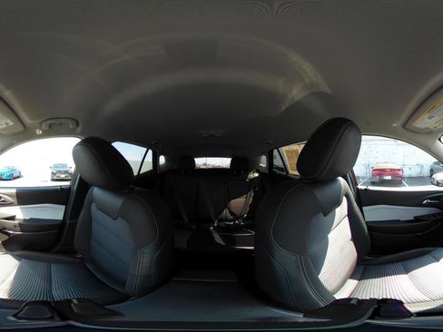 Used 2025 Chevrolet Trax LT FWD image 42