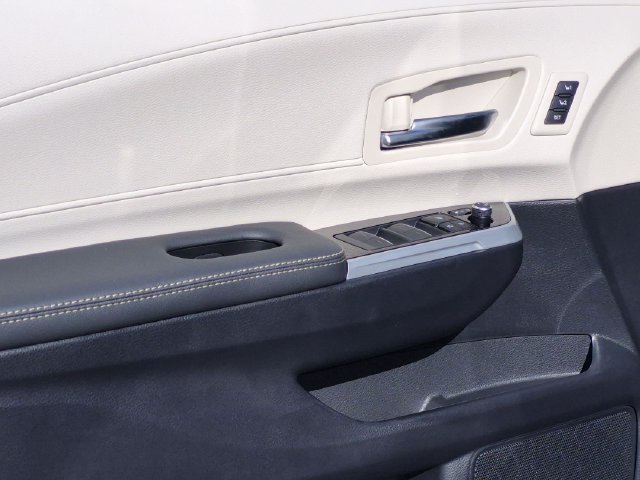 New 2026 Toyota Sienna Platinum AWD/4WD image 12