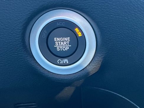 New 2026 Chrysler Pacifica Limited w/ S Appearance Package image 8