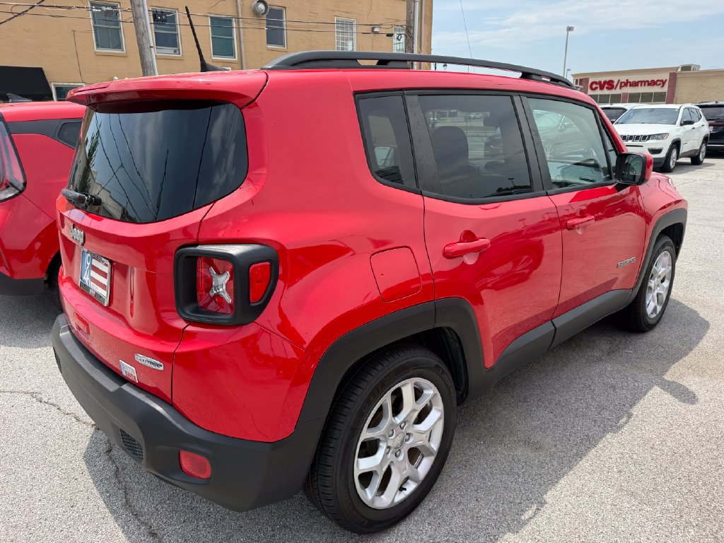 Used 2018 Jeep Renegade Latitude FWD image 6