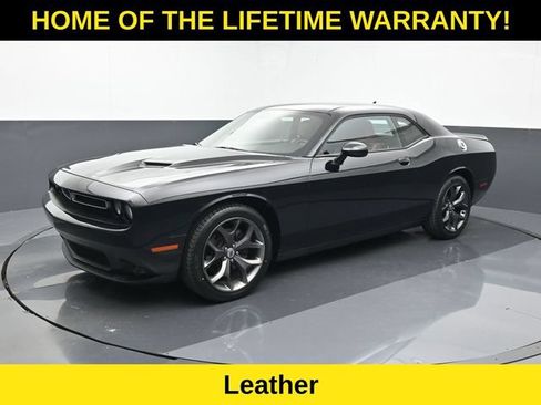 Used 2018 Dodge Challenger SXT Plus RWD image 10