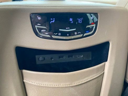 Used 2020 Cadillac Escalade Platinum AWD/4WD image 31
