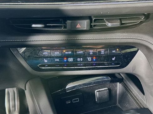 Used 2023 Buick Envision Preferred w/ Sport Touring Package image 15