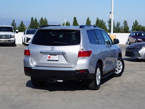 Used 2013 Toyota Highlander Plus FWD image 8