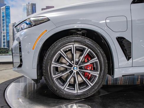 Used 2025 BMW X5 xDrive50e w/ Executive Package image 7