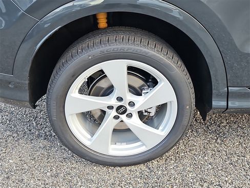 New 2025 Audi Q5 Premium Plus image 4