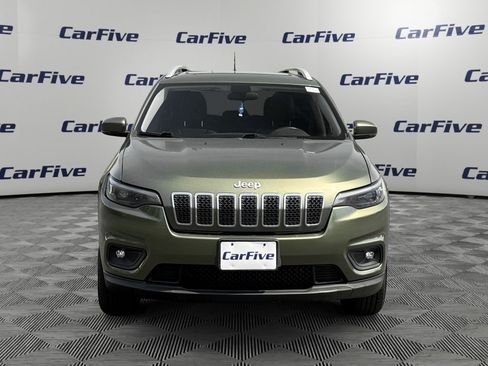 Used 2019 Jeep Cherokee Latitude Plus w/ Cold Weather Group AWD/4WD image 9