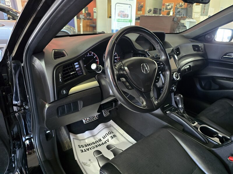 Used 2017 Acura ILX FWD image 8